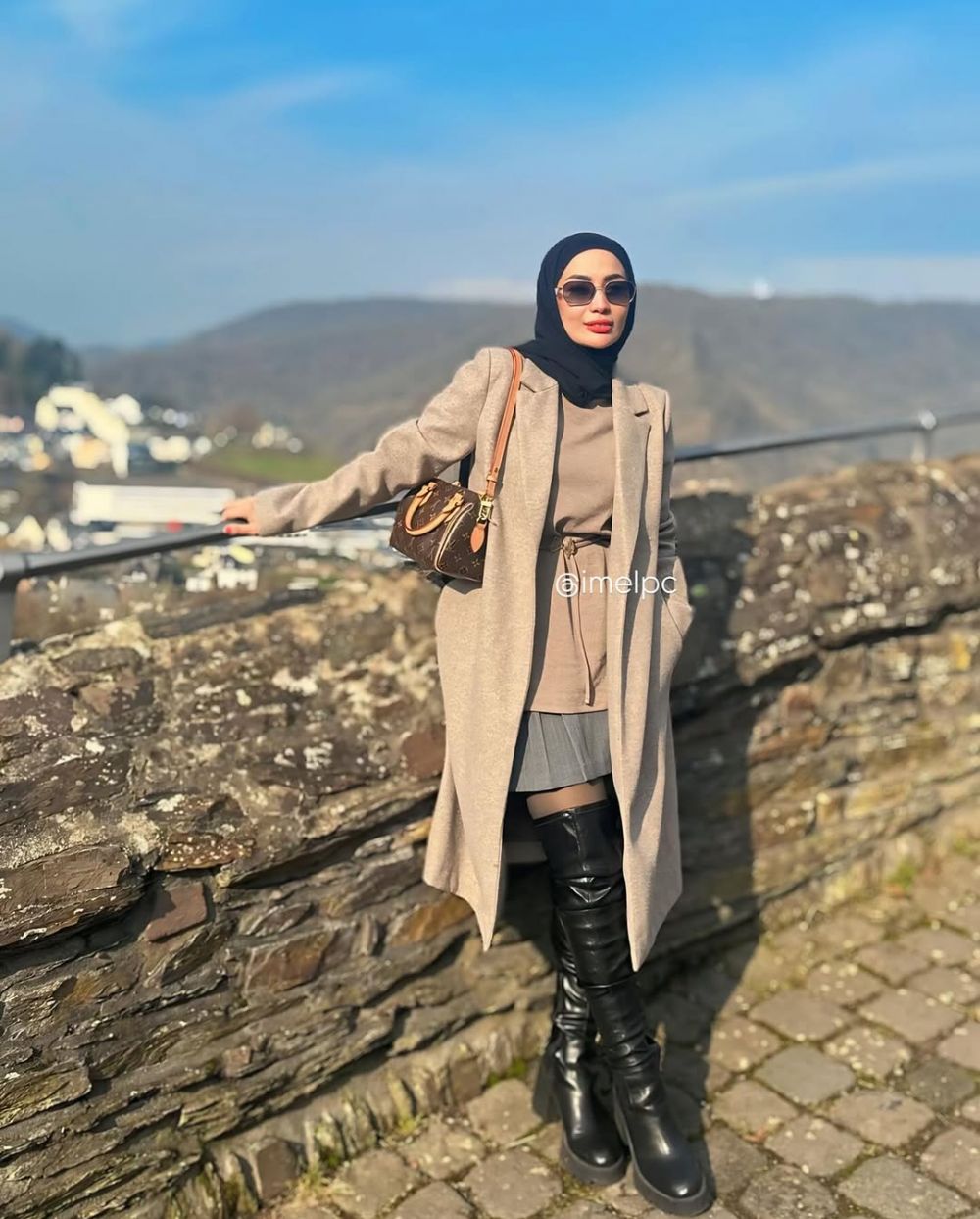 Imel Putri asyik liburan ke Eropa, 9 penampilannnya pakai rok mini malah dikritik tak pantas