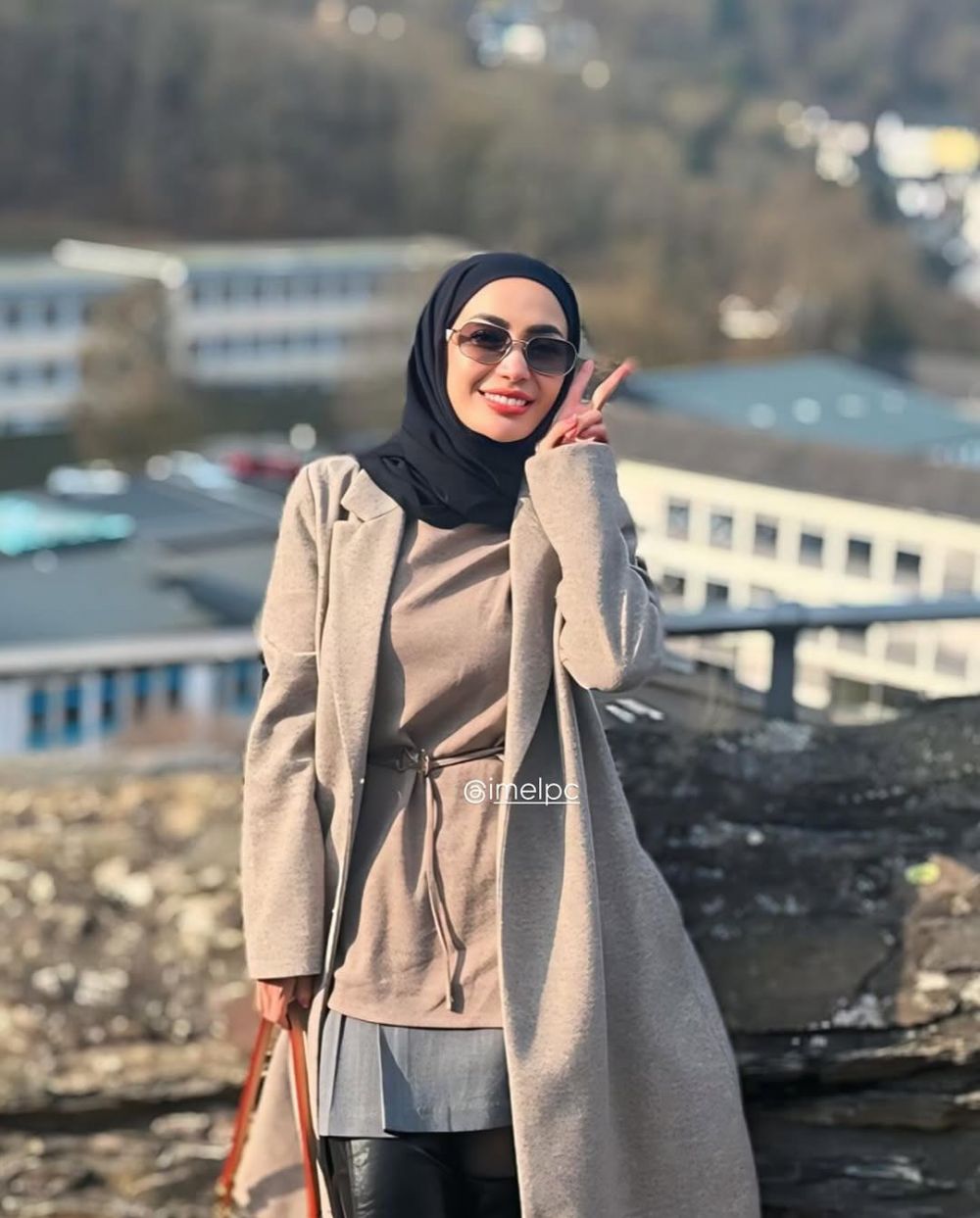 Imel Putri asyik liburan ke Eropa, 9 penampilannnya pakai rok mini malah dikritik tak pantas