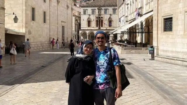 5 Potret harmonis Duta Sheila on 7 dan Adelia Lontoh, 22 tahun menikah mesranya bak remaja kasmaran