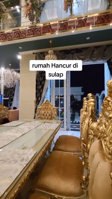 Punya dekorasi bak toko lampu silaukan mata, 9 potret ruang tamu bos skincare Mami Sultan
