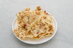 Nggak perlu jago masak, ini takaran adonan peyek yang bikin renyah maksimal