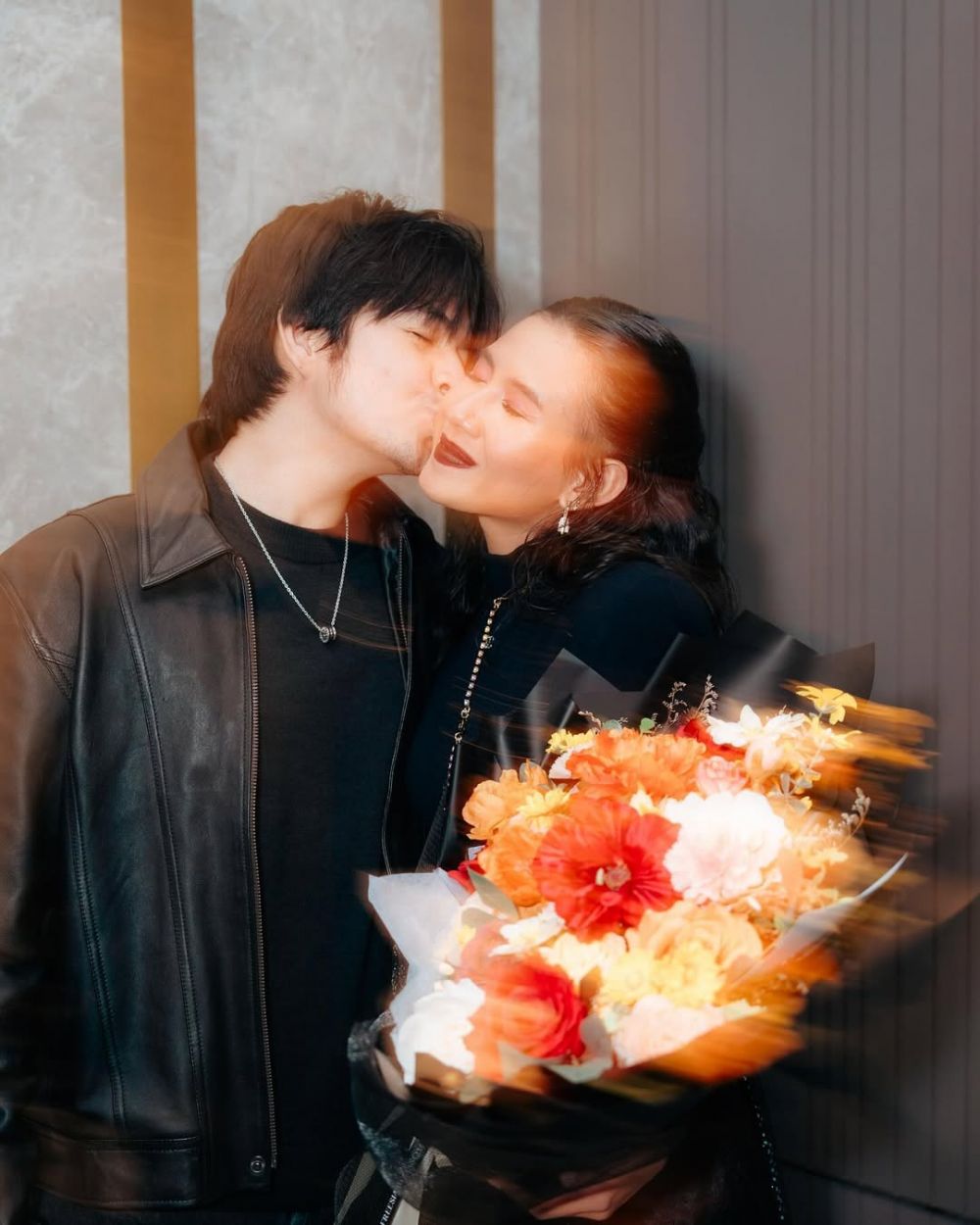 Tiba-tiba menikah, ini 9 momen Angga Yunanda bucin dengan Shenina Cinnamon saat masih pacaran