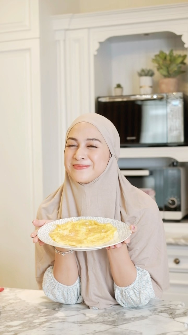 Jadi istri pengusaha tambang artis FTV ini kini punya rumah mewah, intip 9 potret dapur Nina Zatulini
