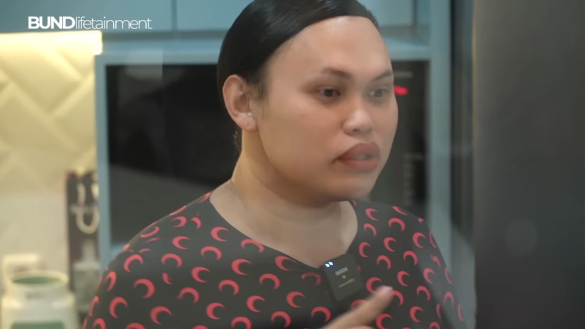 Punya kitchen set serba biru, 9 potret dapur mungil Wanda Hara ini penataannya compact