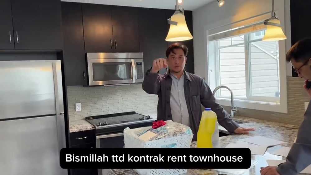 Punya dapur minimalis tapi fasilitas komplet, 9 potret dapur Cindy Fatikasari di kontrakan Kanada