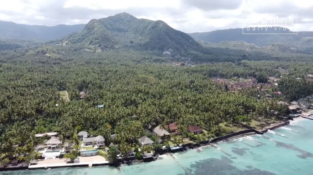 Sederhana tanpa kitchen set, intip 9 potret dapur ibunda Luna Maya di Bali dikelilingi sawah