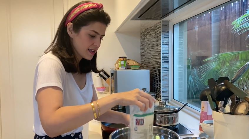 Huniannya mewah, intip 9 potret dapur Carissa Puteri di Australia ini pemandangannya langsung taman