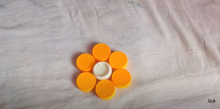 Cara praktis bikin tatakan gelas estetik dari tutup botol bekas, awet dan ekonomis