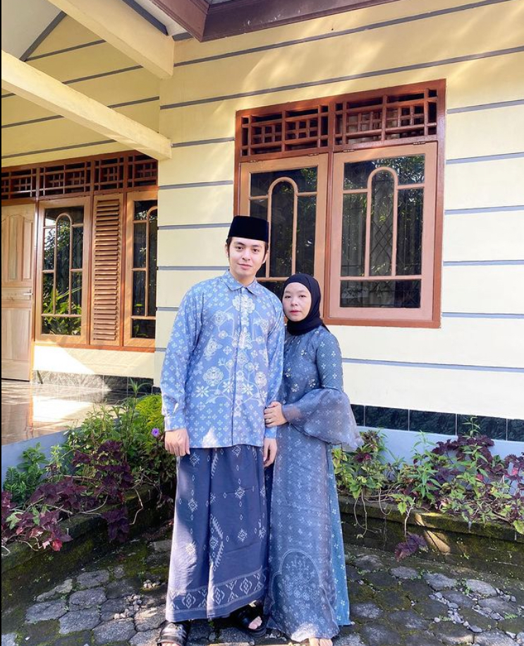 Angga Yunanda punya rumah luas di kampung, ini 9 potretnya, halaman biasa dipakai tetangga belajar