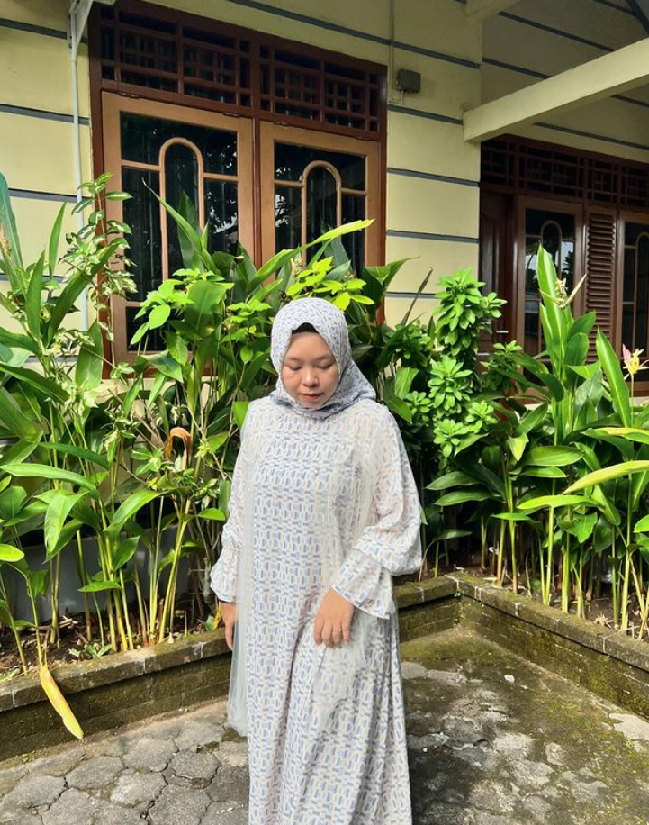 Angga Yunanda punya rumah luas di kampung, ini 9 potretnya, halaman biasa dipakai tetangga belajar