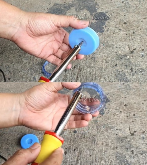 Cara unik pria sulap botol galon bekas jadi pengunci pintu lemari ini kreatifnya bikin melongo