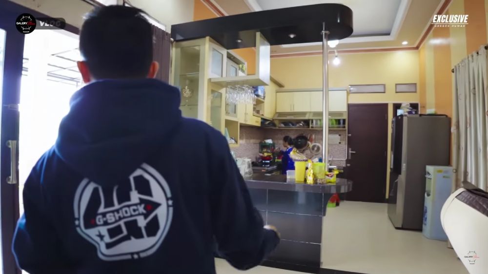 Rumahnya 1.000 meter persegi bak benteng tapi dapurnya mungil, 9 potret ruang masak Andika Kangen Band