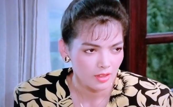 10 Potret Ida Iasha di film jadul, ikonik saat jadi pacar Rhoma Irama