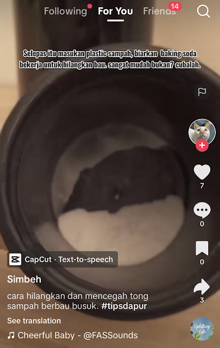 Trik ampuh menghilangkan bau busuk di keranjang sampah dapur, cepat cuma dengan 1 bahan makanan