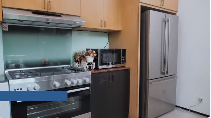 Rumahnya gaya Jawa klasik tapi dapurnya beda dari ruangan lain, intip 9 potret ruang masak Asri Welas