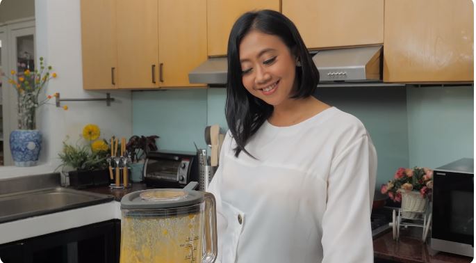 Rumahnya gaya Jawa klasik tapi dapurnya beda dari ruangan lain, intip 9 potret ruang masak Asri Welas