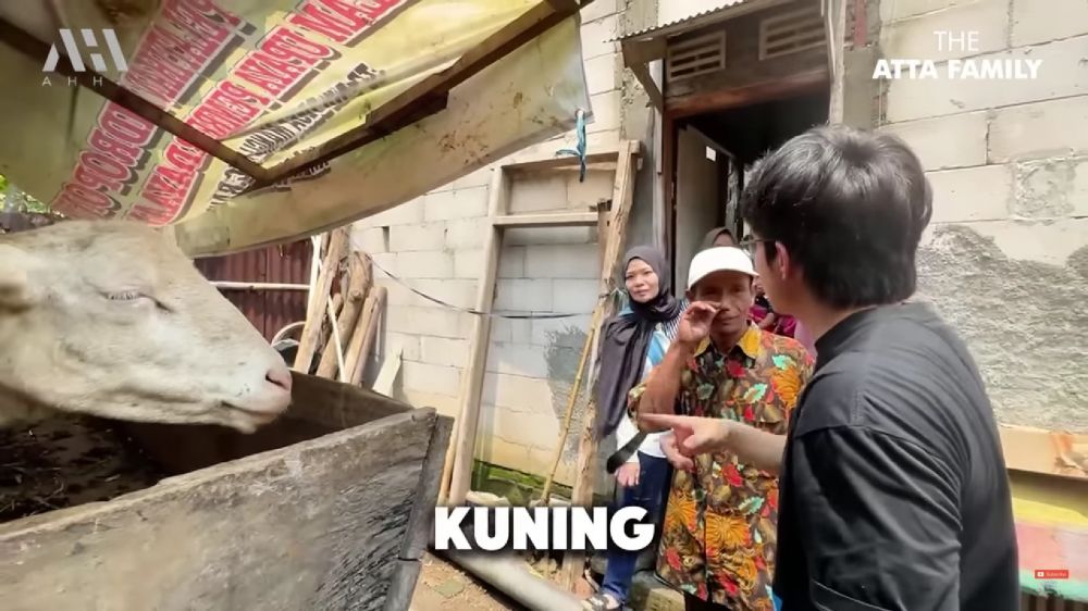 7 Potret rumah suster Azura anak Atta Halilintar di desa, lantai tanpa keramik berdinding batako
