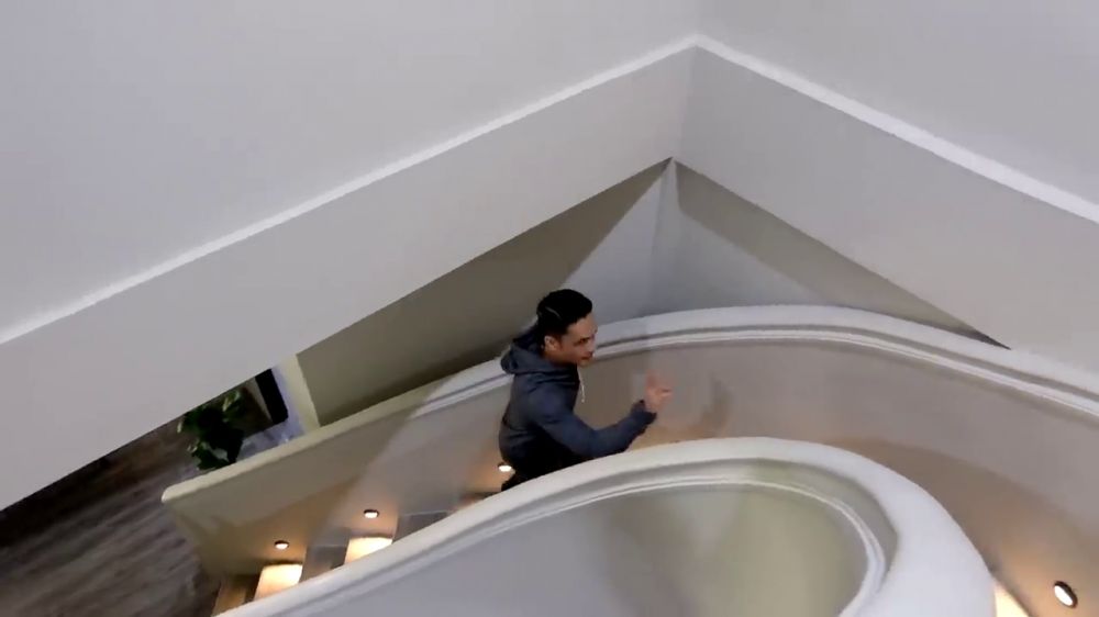 Randy Pangalila pernah nyaris bangkrut banyak utang kini punya rumah mewah 2 lantai, ini 11 potretnya