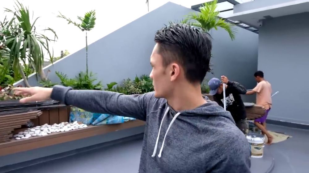 Randy Pangalila pernah nyaris bangkrut banyak utang kini punya rumah mewah 2 lantai, ini 11 potretnya