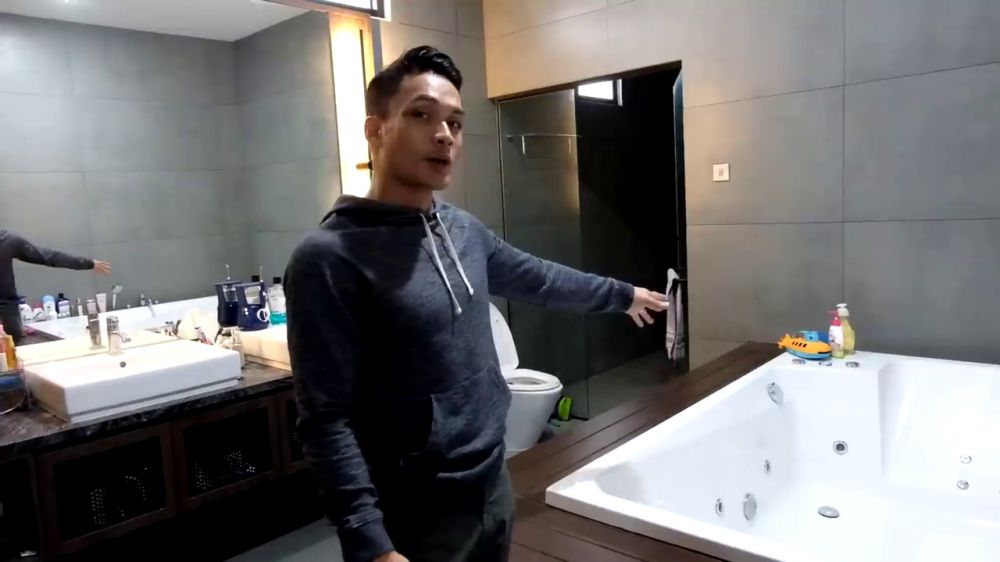 Randy Pangalila pernah nyaris bangkrut banyak utang kini punya rumah mewah 2 lantai, ini 11 potretnya