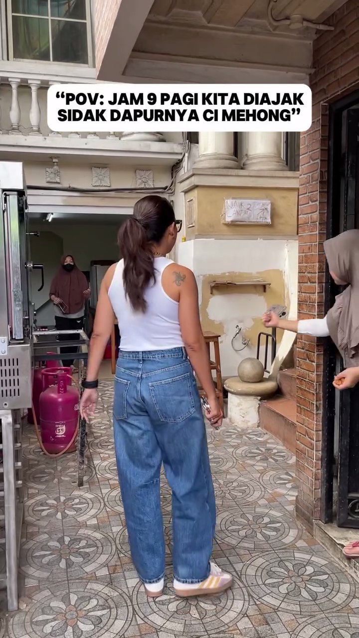 Dicibir gegara kue jualannya kurang higienis, begini 9 potret dapur Ci Mehong yang bikin salah fokus