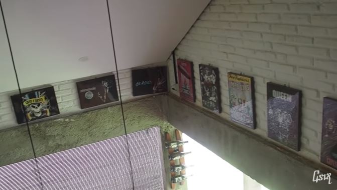 Artis tapi tak gengsi punya rumah mepet sawah, 9 potret dapur kayu Cella Kotak langsung hadap taman