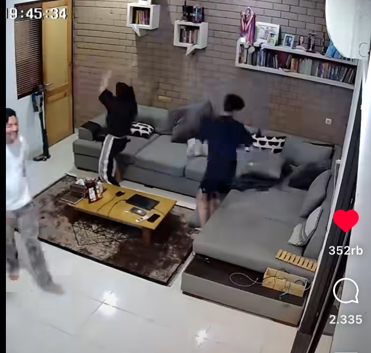 Ternyata mirip set lokasi syuting serial Malam Minggu Miko, ini 11 potret ruang tamu Hesti Purwadinata