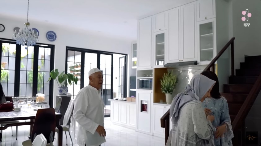 dapur orang tua Rossa di Sumedang © YouTube