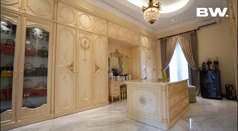 Bak kamar presidential suite hotel bintang 5, 11 potret kamar tidur Helena Lim ini fasilitasnya mewah