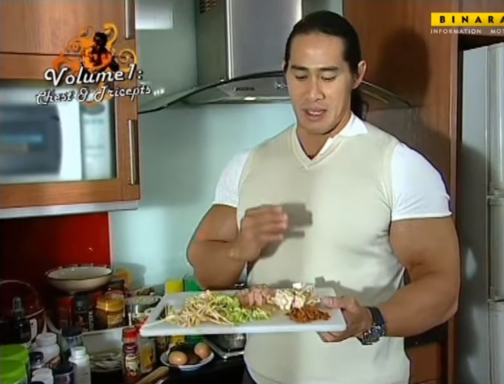 Punya otot kekar ternyata jago masak, intip 9 potret dapur mungil Ade Rai, perabotannya lengkap pol