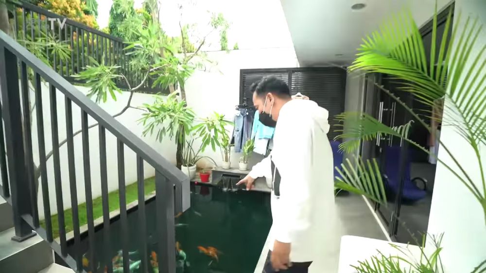 11 Potret rumah Nikita Mirzani, marmer seharga Rp700 juta untuk tangga bikin geleng kepala