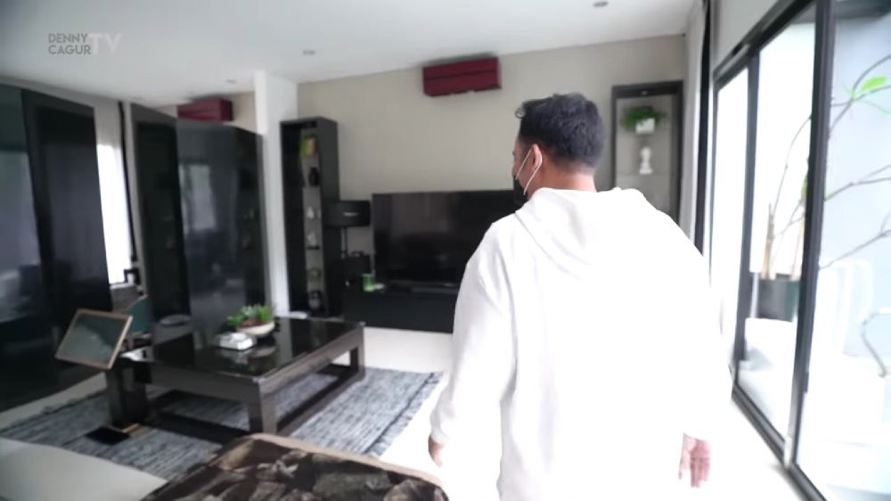 11 Potret rumah Nikita Mirzani, marmer seharga Rp700 juta untuk tangga bikin geleng kepala