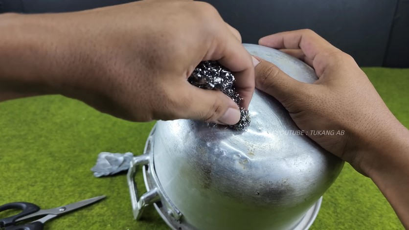 Modal 0 Rupiah, ini trik mudah tambal panci berlubang, manfaatkan satu sampah di dapur