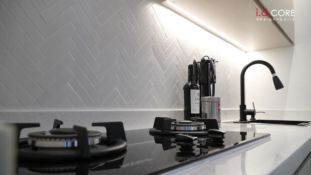 Kolong tangga disulap jadi multifungsi, ini 11 potret makeover dapur Ady Sky, kian mewah usai renovasi