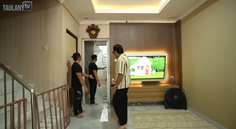 Tinggal satu rumah dengan dua konsep dekorasi berbeda, intip 10 potret dapur Rizki dan Ridho D'Academy