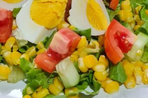 Resep salad sayur dengan telur rebus, sahur sehat dan segar