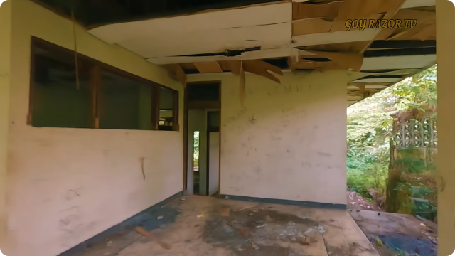 Terbengkalai selama 15 tahun lebih, intip 10 potret rumah Asmuni "Srimulat”, kondisinya memprihatinkan