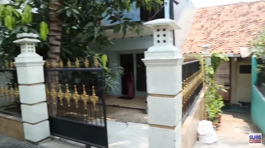 Dulu tinggal di rumah kontrakan Rp150, intip 9 potret hunian lawas Tukul Arwana di awal karier