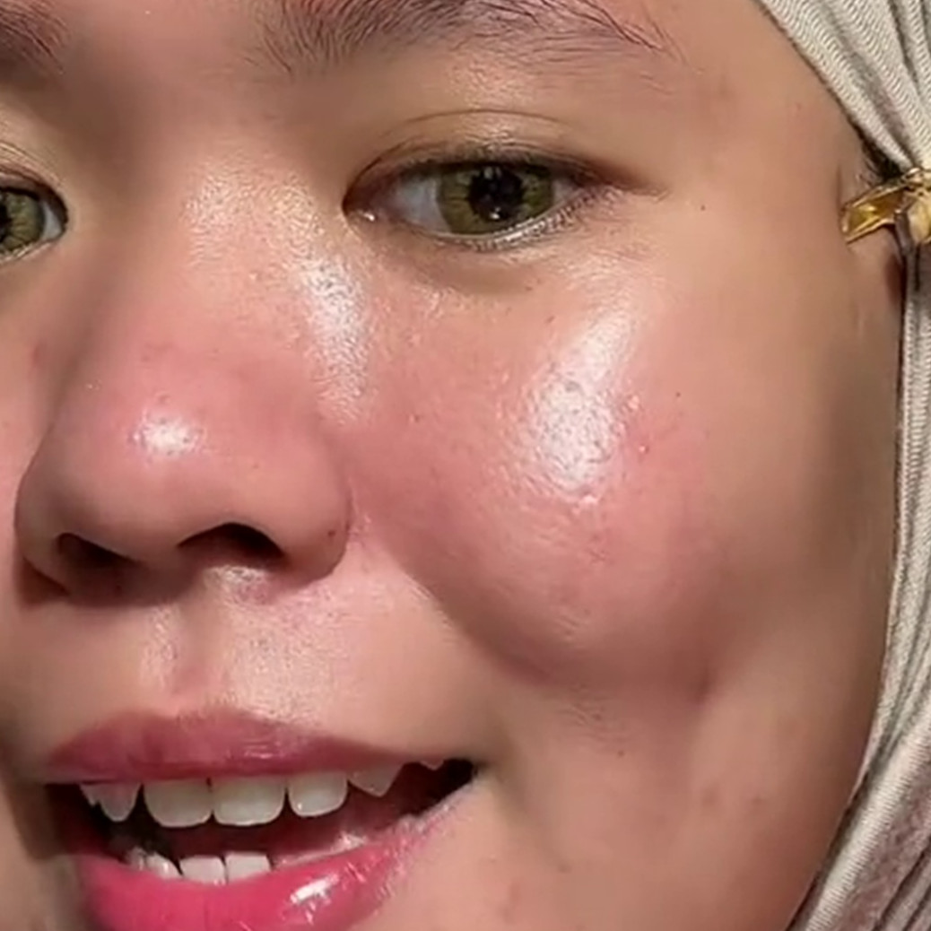 Punya pori-pori besar? Ini trik pakai foundation agar makeup lebih halus dan complexion tak luntur