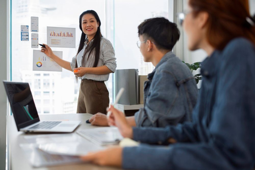 30 Pantun lucu penutup presentasi dan nggak garing, bikin audiens terkesan
