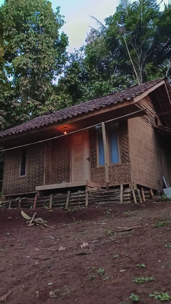Dari luar seram dan jadul, 9 potret gubuk ini dalamnya ciamik tak kalah dari rumah kompleks elit
