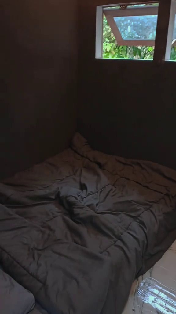 Dari luar seram dan jadul, 9 potret gubuk ini dalamnya ciamik tak kalah dari rumah kompleks elit