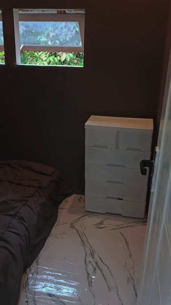 Dari luar seram dan jadul, 9 potret gubuk ini dalamnya ciamik tak kalah dari rumah kompleks elit