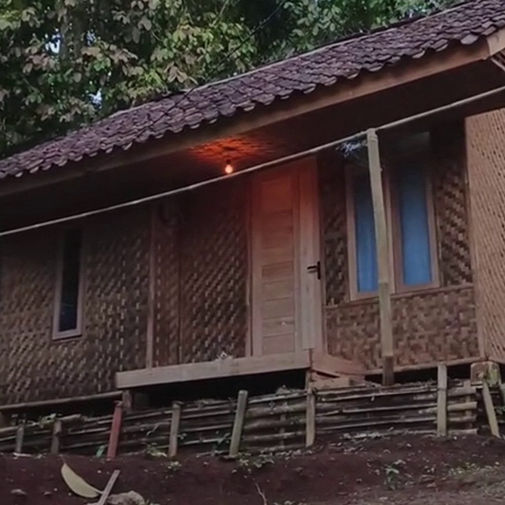 Dari luar seram dan jadul, 9 potret gubuk ini dalamnya ciamik tak kalah dari rumah kompleks elit