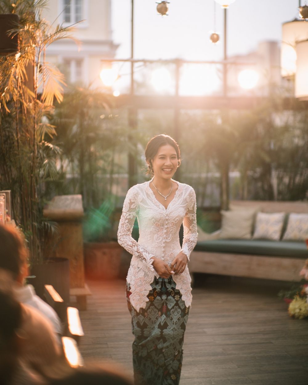 11 Penampilan Shenina Cinnamon dari lamaran sampai after party, gaun mininya bikin salah fokus