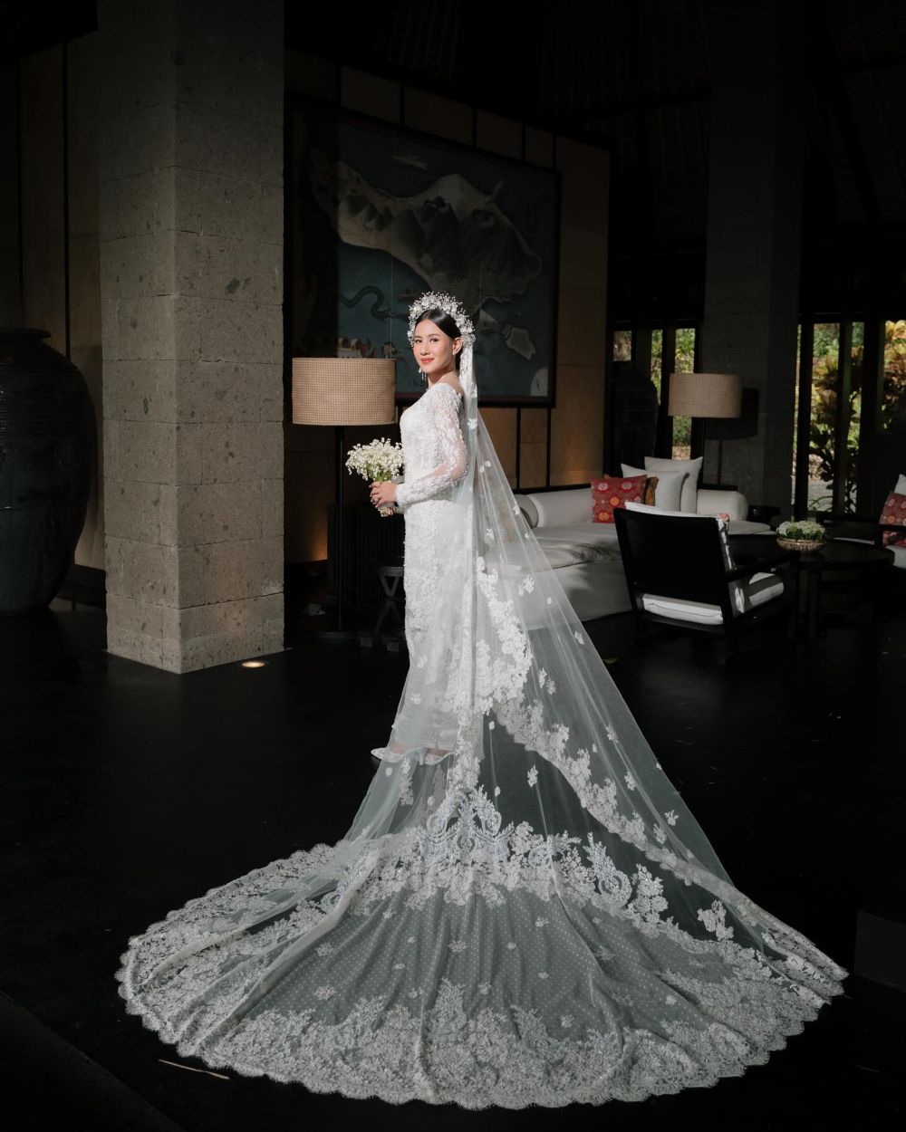 11 Penampilan Shenina Cinnamon dari lamaran sampai after party, gaun mininya bikin salah fokus