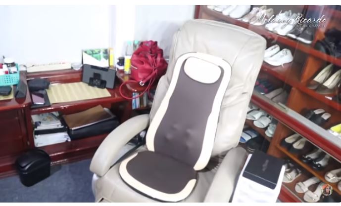 Komedian top tapi suka koleksi makeup seharga Rp 20 ribu, begini 11 potret kamar tidur Mpok Atiek