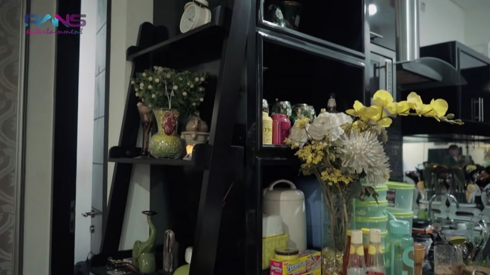  Dulu hidup susah kini punya tempat masak megah, ini 8 potret dapur Soimah yang jarang dipakai