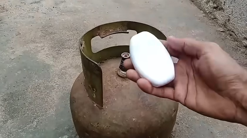 Trik jitu gas LPG 3 kg antibocor dan bisa awet satu bulan, cuma pakai satu peralatan mandi