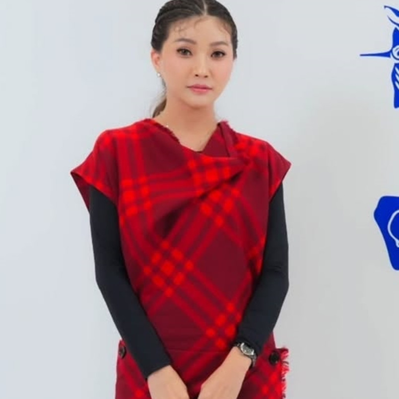  Nyempil di gang dan dapurnya nggak ada perabot mewah, begini 11 potret rumah masa kecil Sarwendah